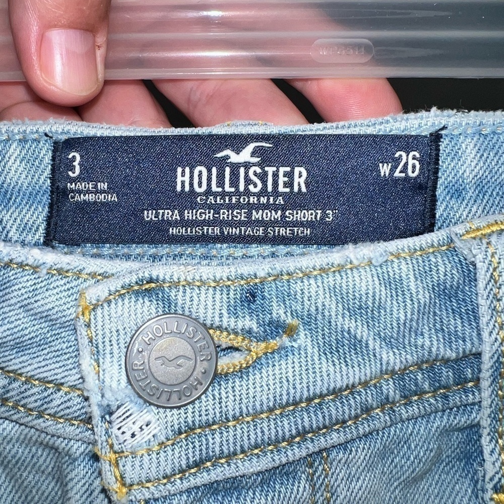 NWT Hollister Ladies Super High Rise Mom Shorts Size 26 waist 3 in inseam - Picture 3 of 5